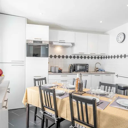 Modern And Elegant, Air-conditioned, Centre - Hdp2 Nicea