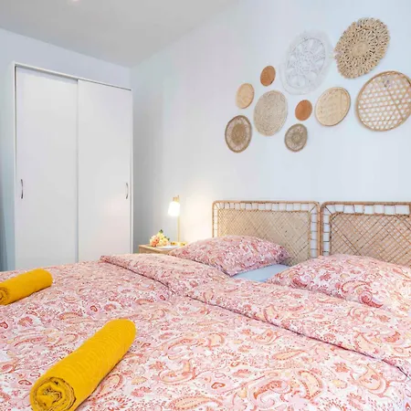 Modern And Elegant, Air-conditioned, Centre - Hdp2 Nicea