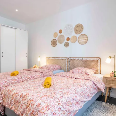 Modern And Elegant, Air-conditioned, Centre - Hdp2 *