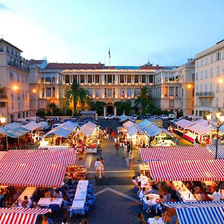 Lägenhet Modern And Elegant, Air-conditioned, Centre - Hdp2