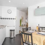 Modern And Elegant, Air-conditioned, Centre - Hdp2 Appartamento *